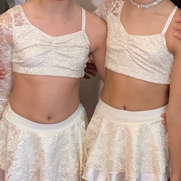 Dance costume - Picture 3 of 3